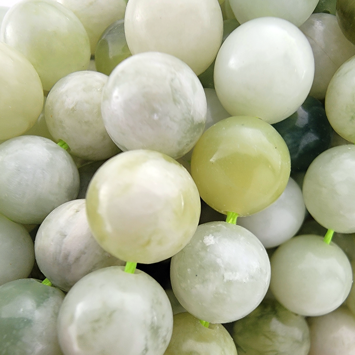 Serpentine Jade Natural Smooth Round Beads
